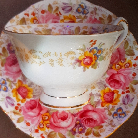 Vintage Royal Albert "Serena" cup / saucer - Picture 4 of 4